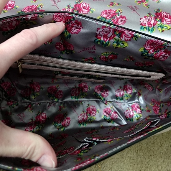 *** Betsey Johnson pink briefcase bag - Picture 3 of 8